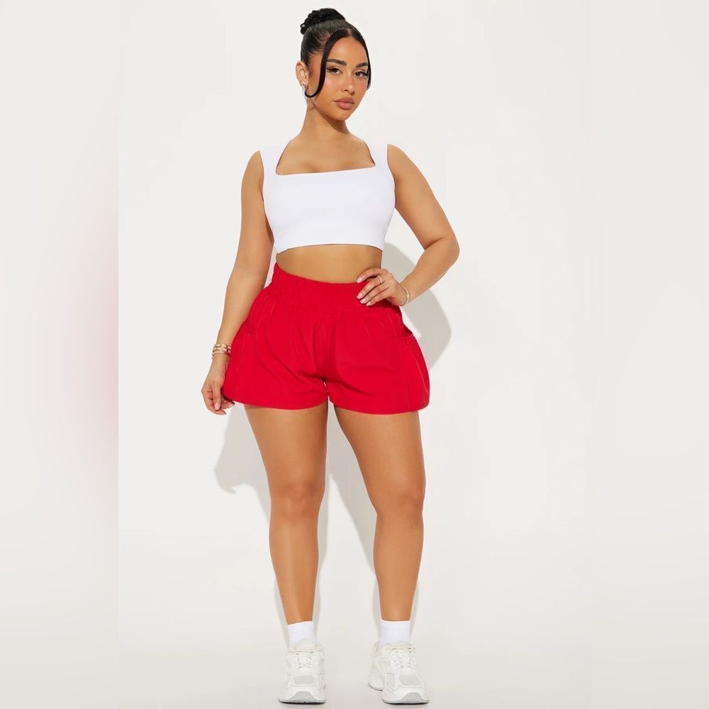 Team Player Active Running Short - Red
